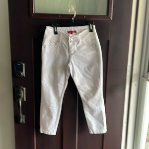New never worn Royalty for me white jeans size 6